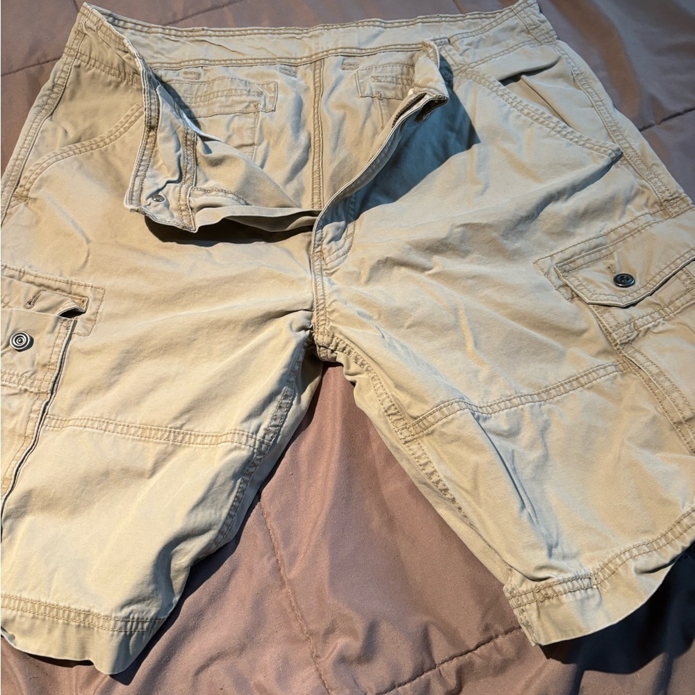Levi's Tan Cargo Shorts Relaxed Fit